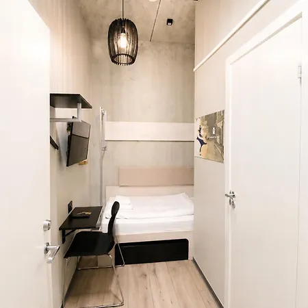 Fyrtojet - We Give Less Save Hotell *