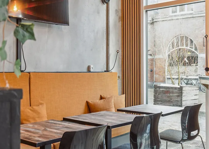 Hotell Hotel Fyrtojet - We Give Less You Save More Odense